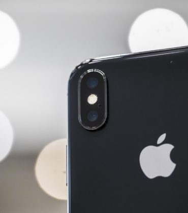 iPhone X Spotted in the Wild!