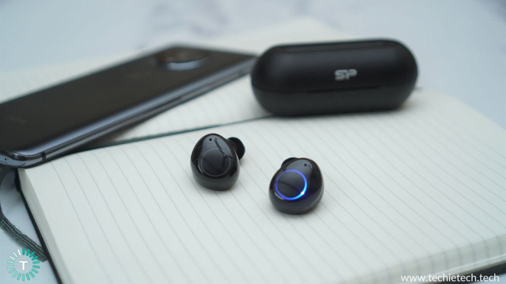 Touch Capacitive Buttons on Silicon Power BP82 Wireless Earbuds