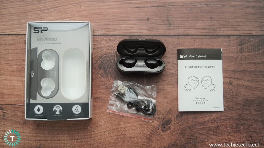 What comes in the box of Silicon Power BP82 Earbuds