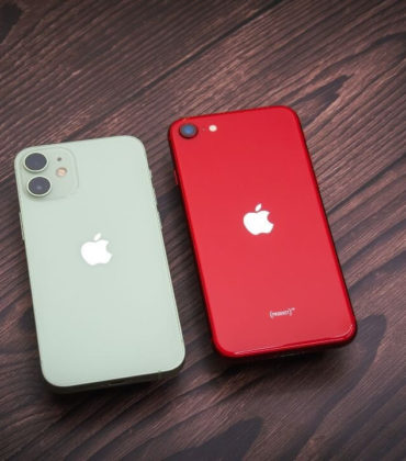 iPhone 12 Mini vs iPhone SE: Compact Competition
