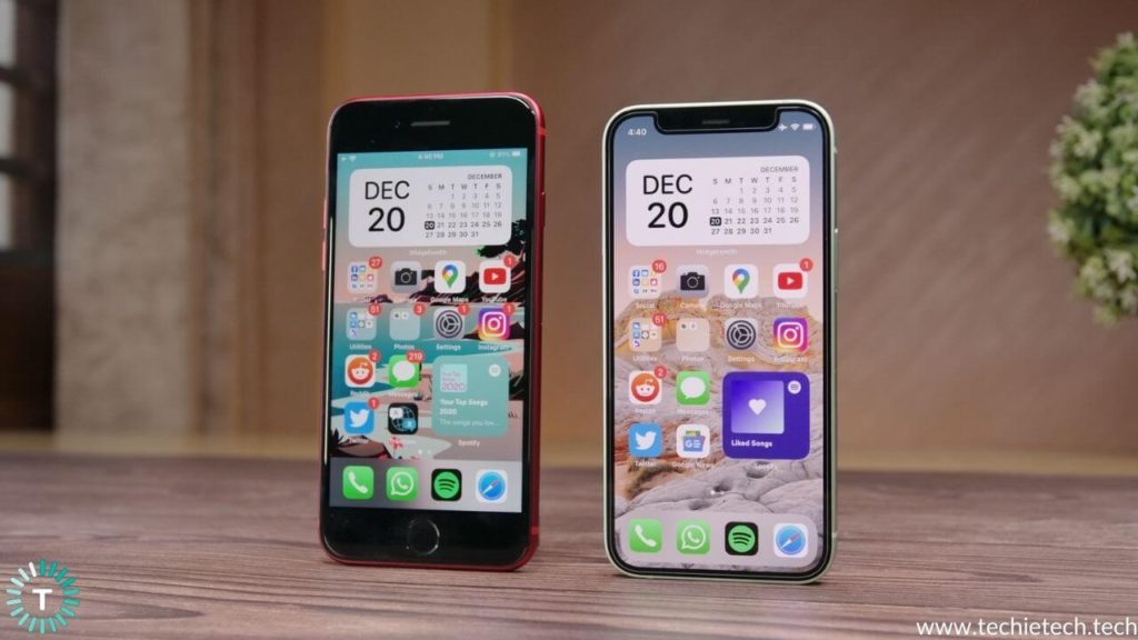 iPhone 12 Mini vs iPhone SE Display Comparison