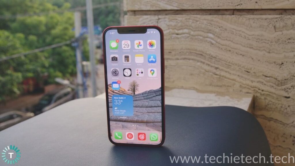 iPhone 12 Display Review