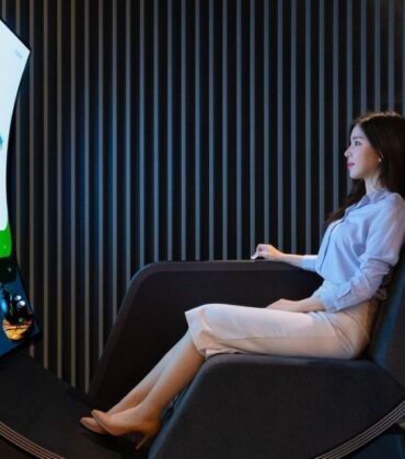 LG Display’s Media Chair offers a glimpse into the future of curved OLED TV’s