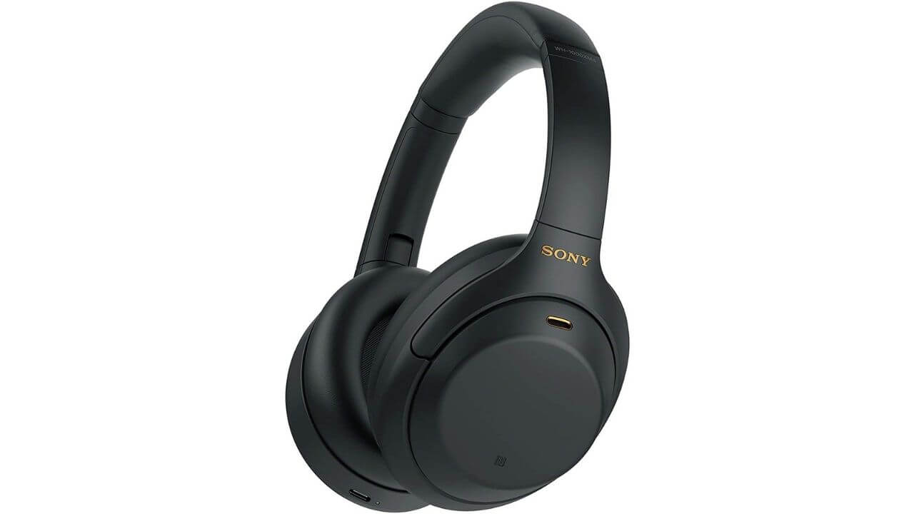Sony WH 1000XM4 (Best Premium Third-party Wireless Headphones for iPhone SE 3)