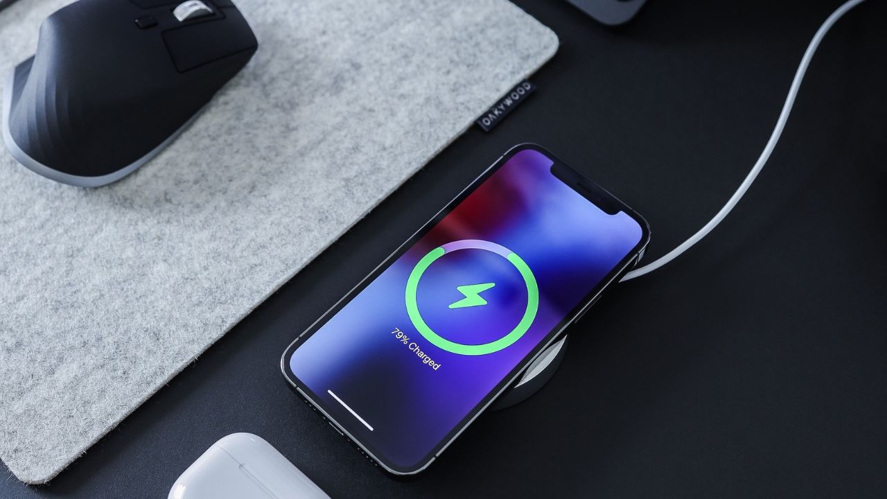 Best wireless charger for iPhone 13 series