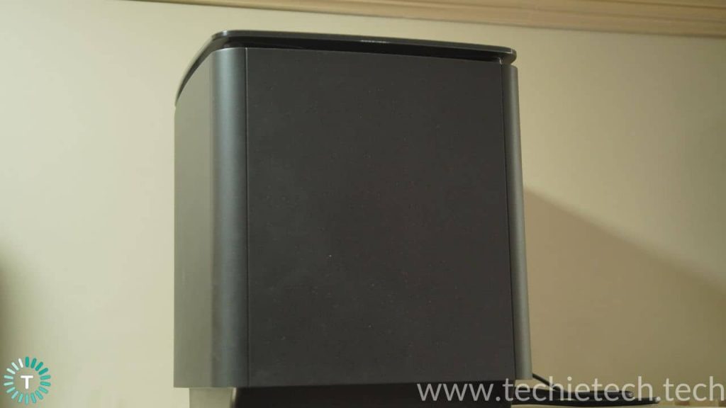 Bose Bass Module 700 is built upon the same desing language of Soundbar 700