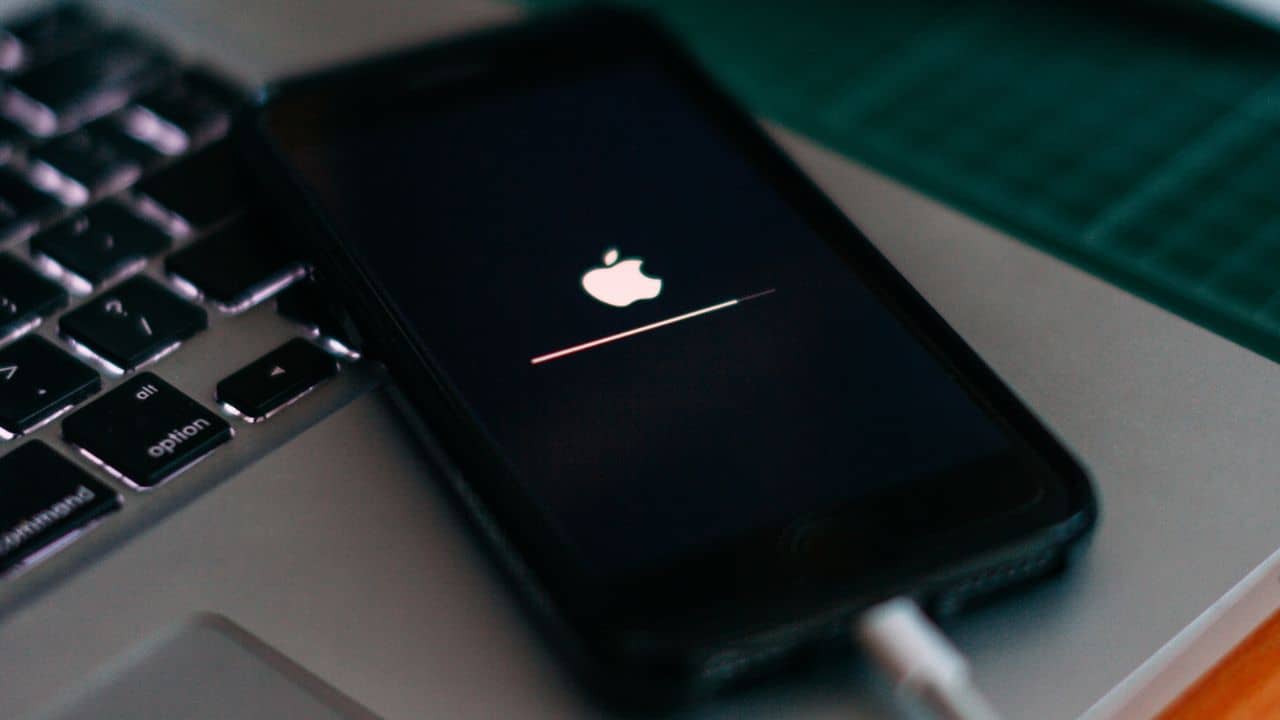 How to Fix iPhone Stuck on Preparing Update (1)