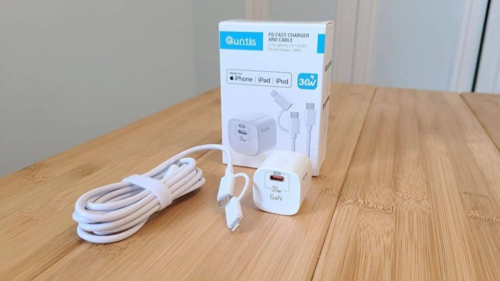 Quntis 30W USB-C Charger with 2-in-1 connector Box